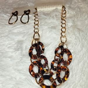 Worthington 20 Inch Curb Statement Necklace and Matching Earrings
